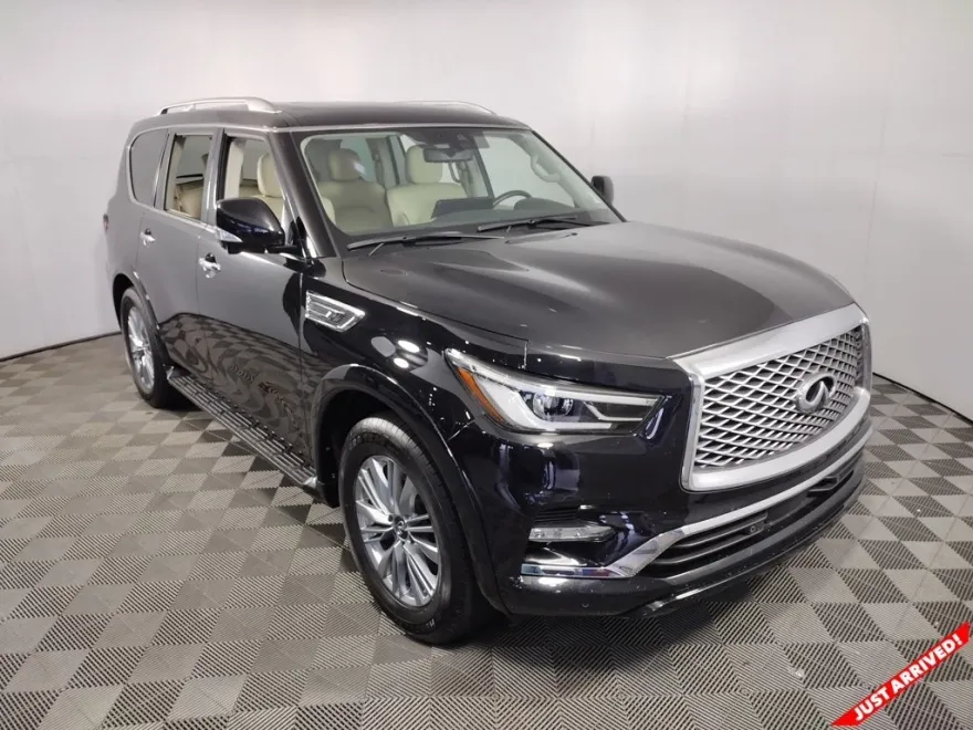 2023 Infiniti QX80 Luxe photo 1