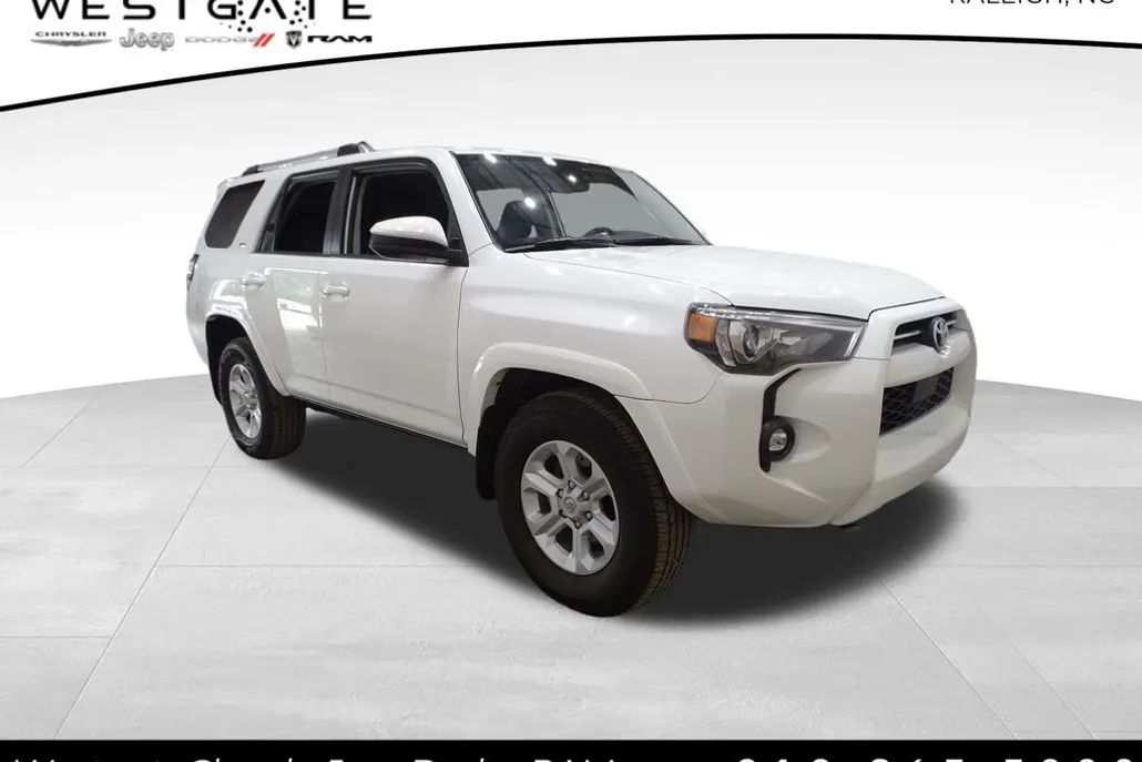 2021 Toyota 4Runner SR5 photo 1
