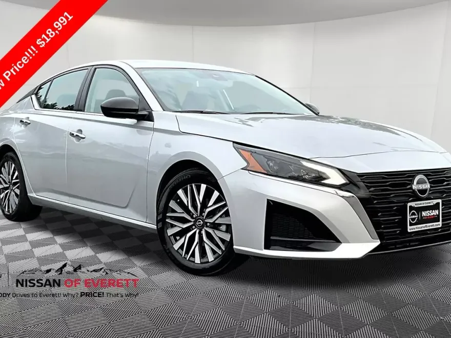2024 Nissan Altima 2.5 SV photo 1