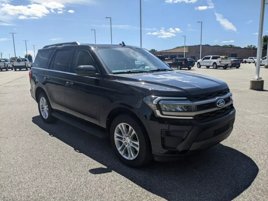2024 Ford Expedition XLT photo 1