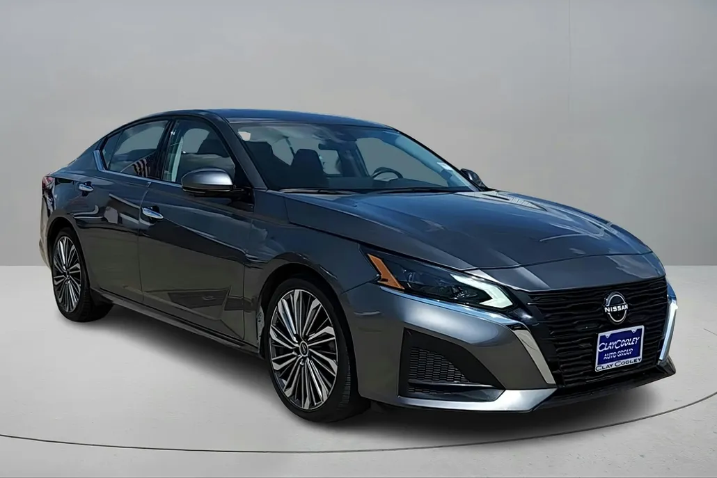 2023 Nissan Altima 2.5 SL photo 1