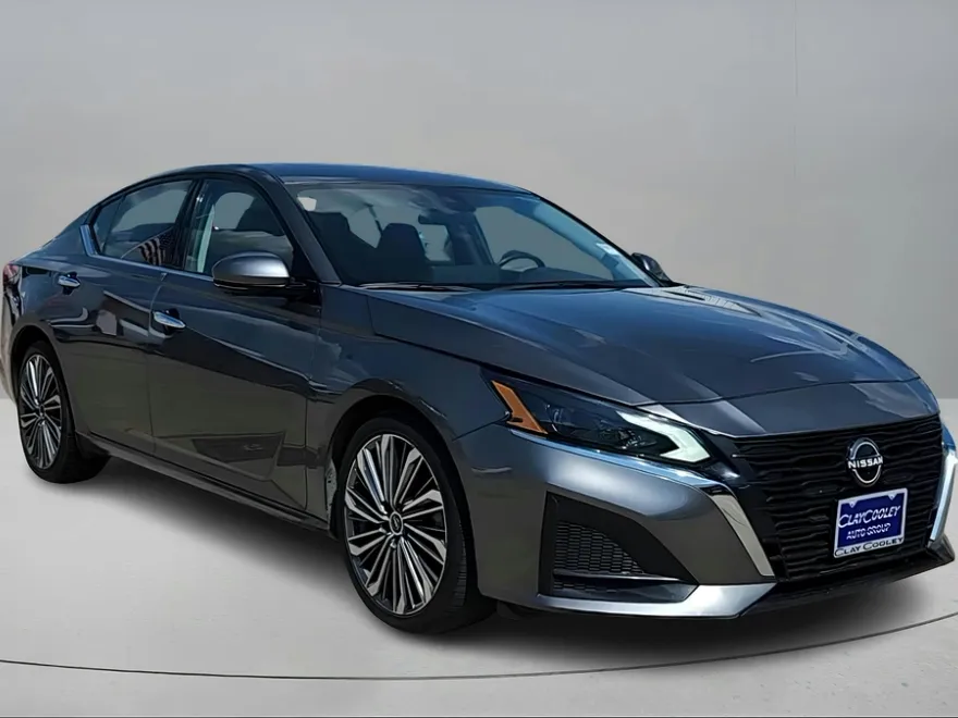 2023 Nissan Altima 2.5 SL photo 1