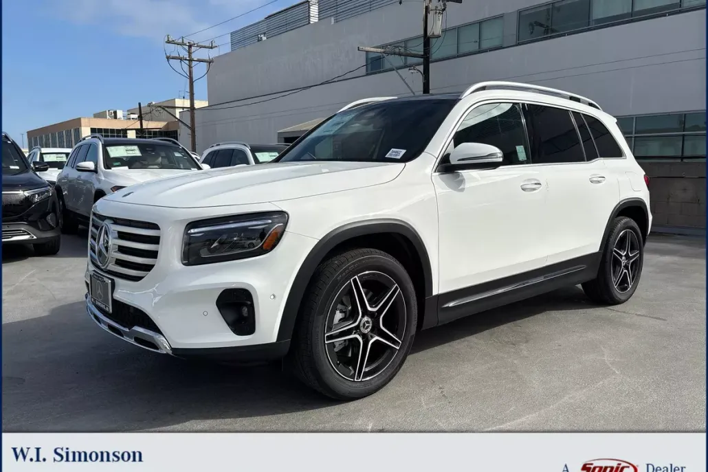 2026 Mercedes Benz GLB 250 photo 1