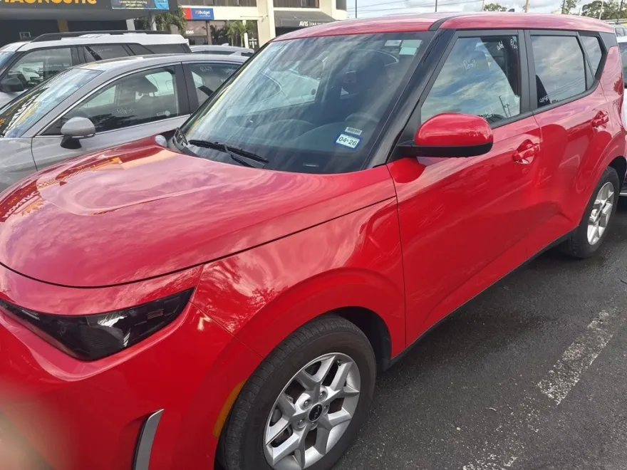 2024 Kia Soul LX photo 1