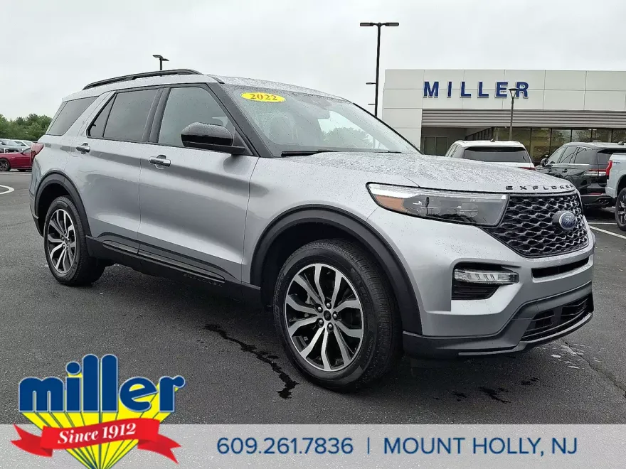2022 Ford Explorer ST photo 1