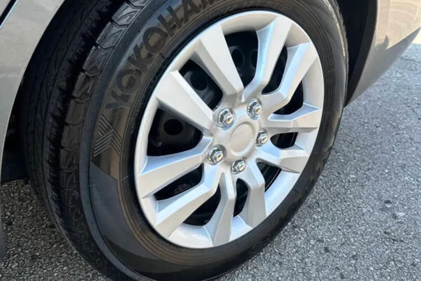 2020 Nissan Versa S photo 1