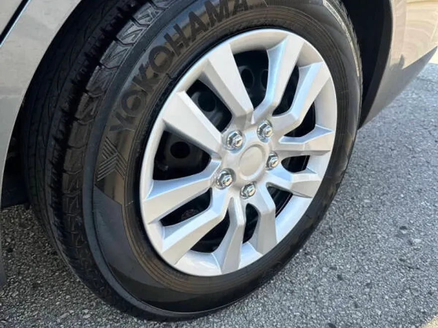 2020 Nissan Versa S photo 1