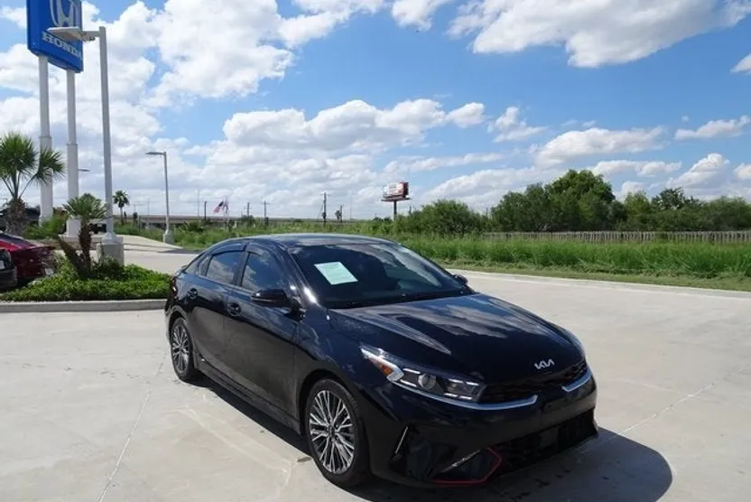 2024 Kia Forte GT-Line photo 1