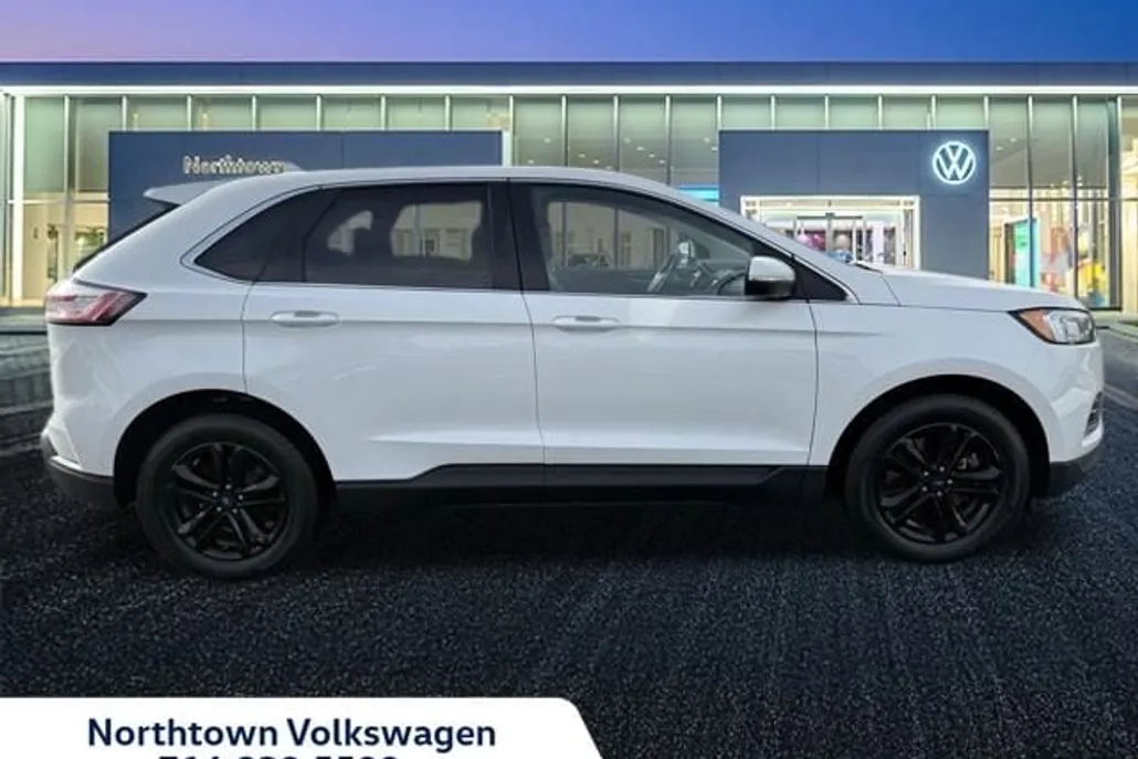 2020 Ford Edge SEL photo 1