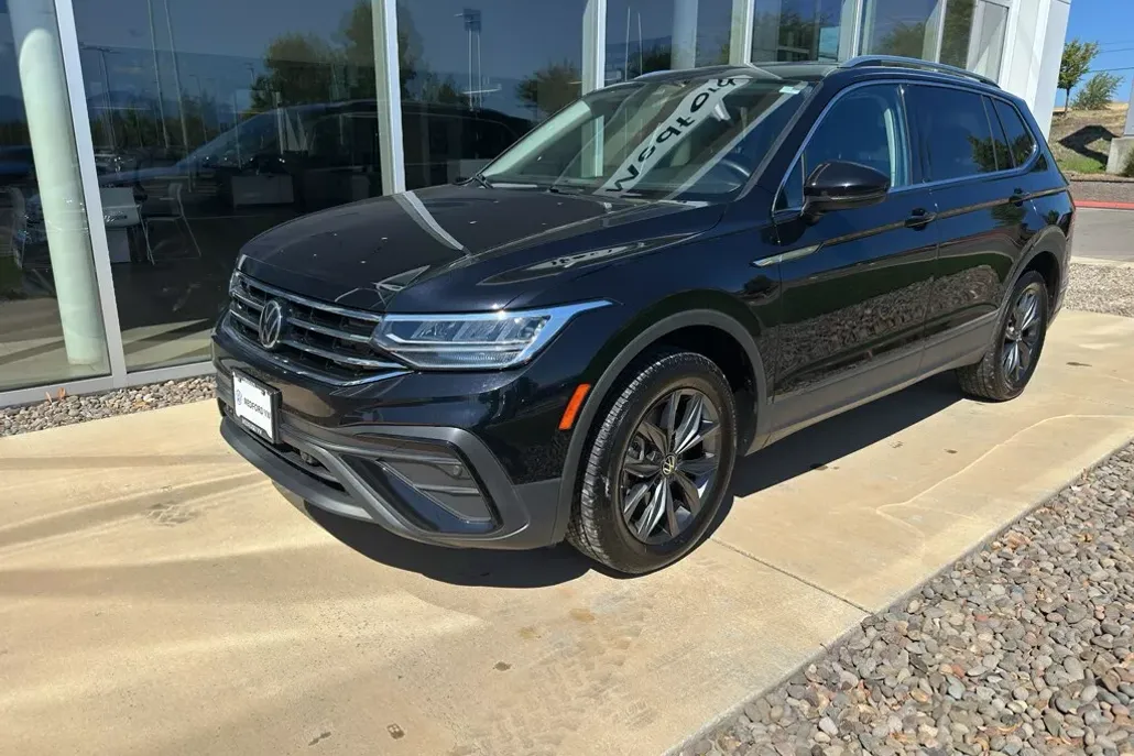 2022 Volkswagen Tiguan SE photo 1