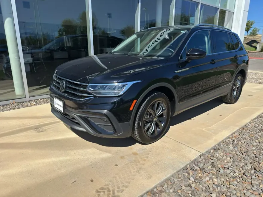 2022 Volkswagen Tiguan SE photo 1