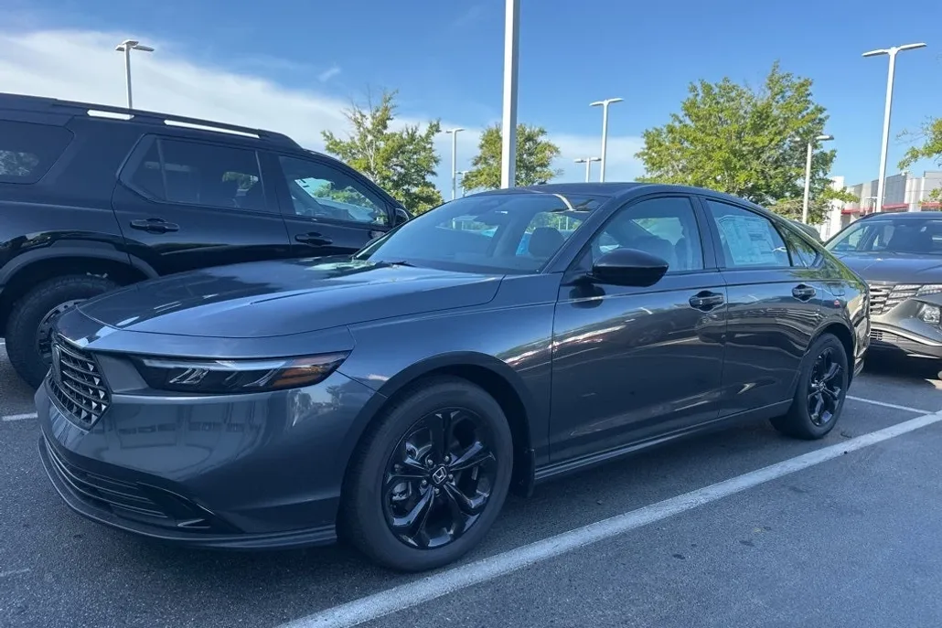 2025 Honda Accord SE photo 1