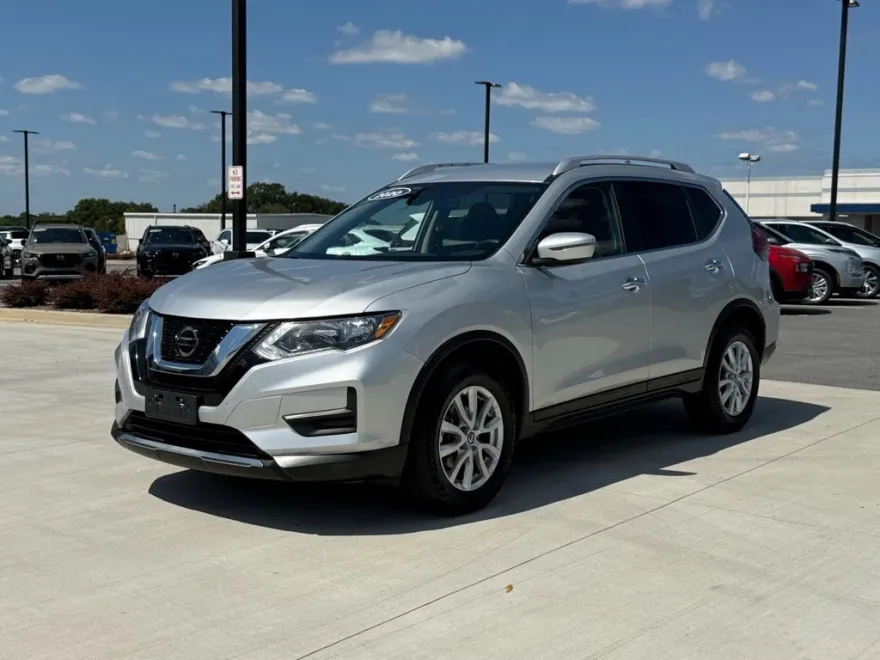2020 Nissan Rogue SV photo 1
