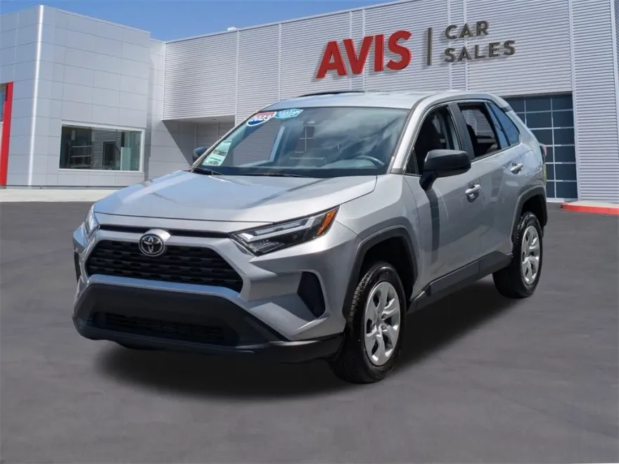 2023 Toyota RAV4 LE photo 1