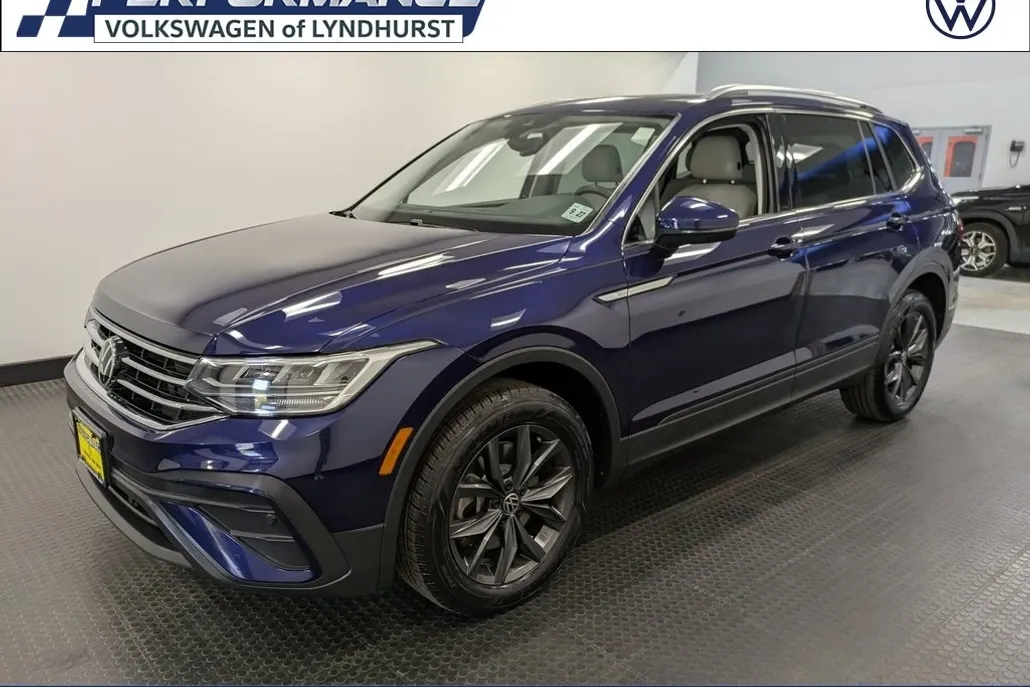 2022 Volkswagen Tiguan SE photo 1
