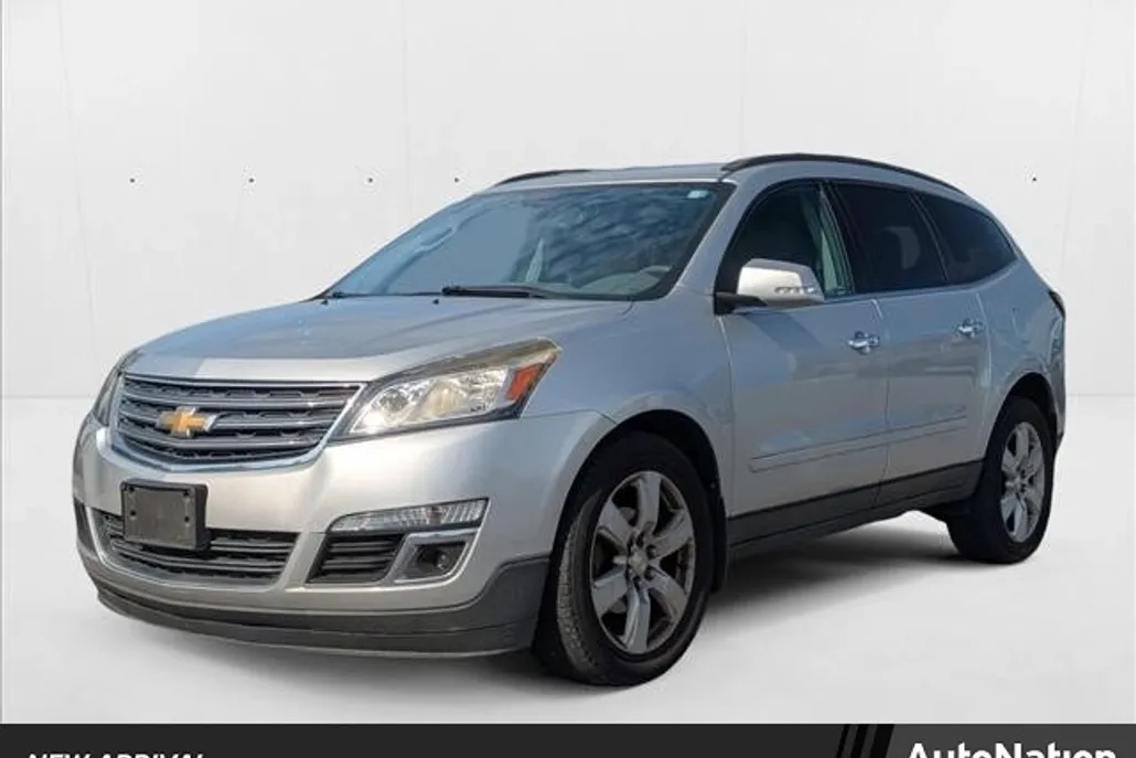 2016 Chevrolet Traverse 1LT photo 1