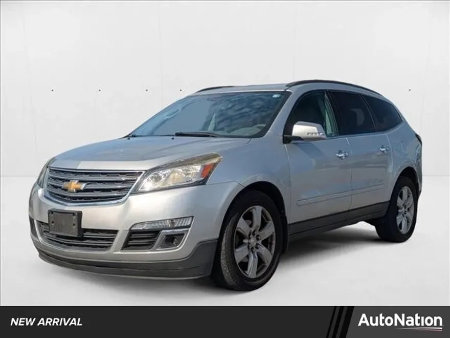 2016 Chevrolet Traverse 1LT photo 1