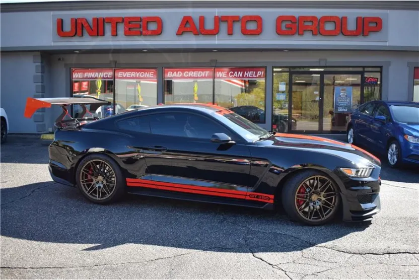 2017 Ford Mustang Shelby GT350 photo 1