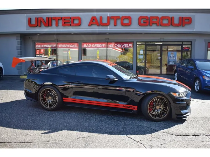 2017 Ford Mustang Shelby GT350 photo 1