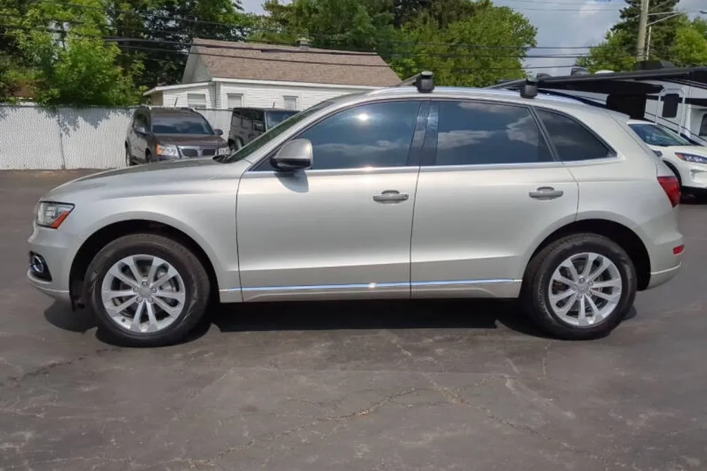 2016 Audi Q5 2.0T Premium Plus photo 1