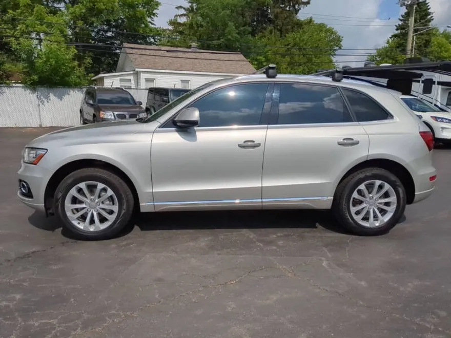 2016 Audi Q5 2.0T Premium Plus photo 1