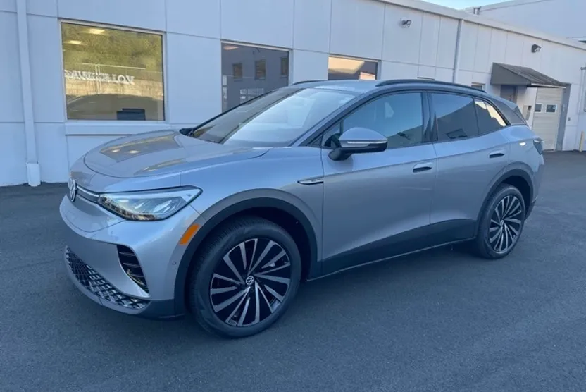 2025 Volkswagen ID.4 Pro photo 1