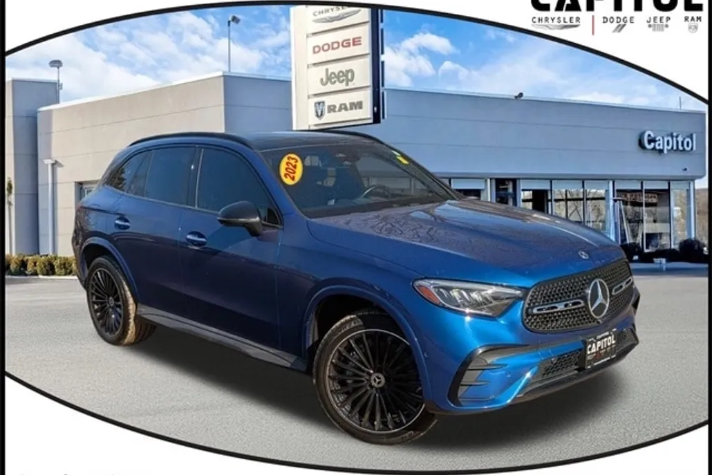 2023 Mercedes Benz GLC 300 4MATIC photo 1