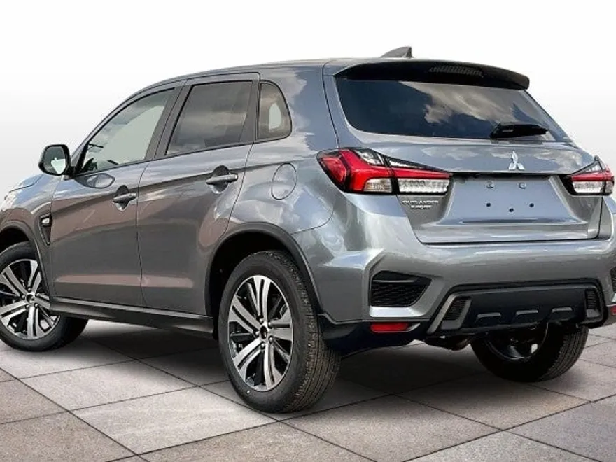 2025 Mitsubishi Outlander Sport ES photo 1