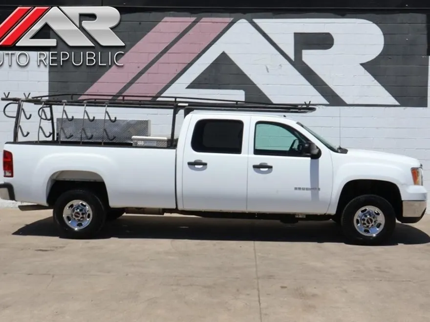 2009 Gmc Sierra SLE photo 1