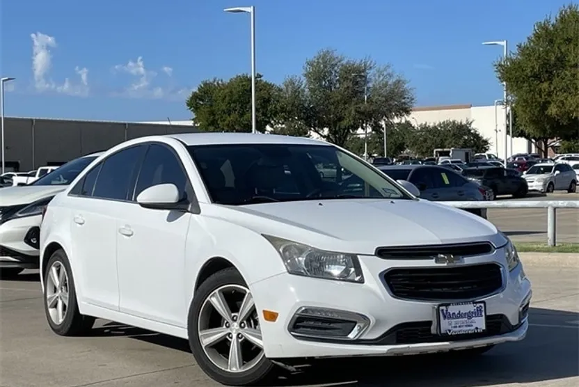 2015 Chevrolet Cruze photo 1