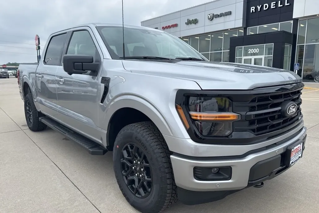 2025 Ford F-150 XLT photo 1