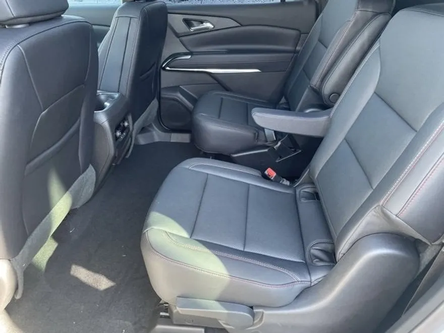 2026 Chevrolet Traverse Z71 photo 1
