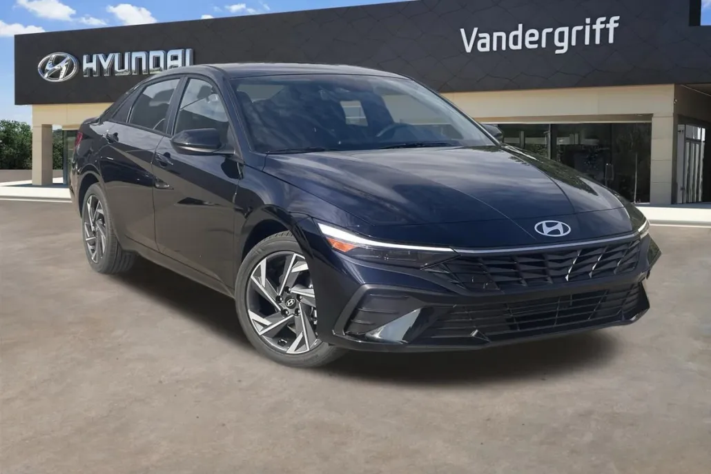 2025 Hyundai Elantra SEL Sport photo 1