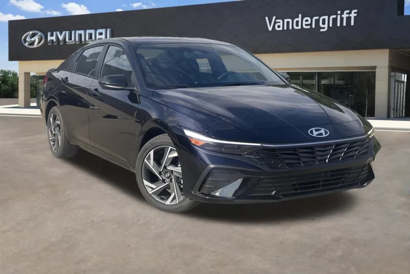 2025 Hyundai Elantra SEL Sport photo 1