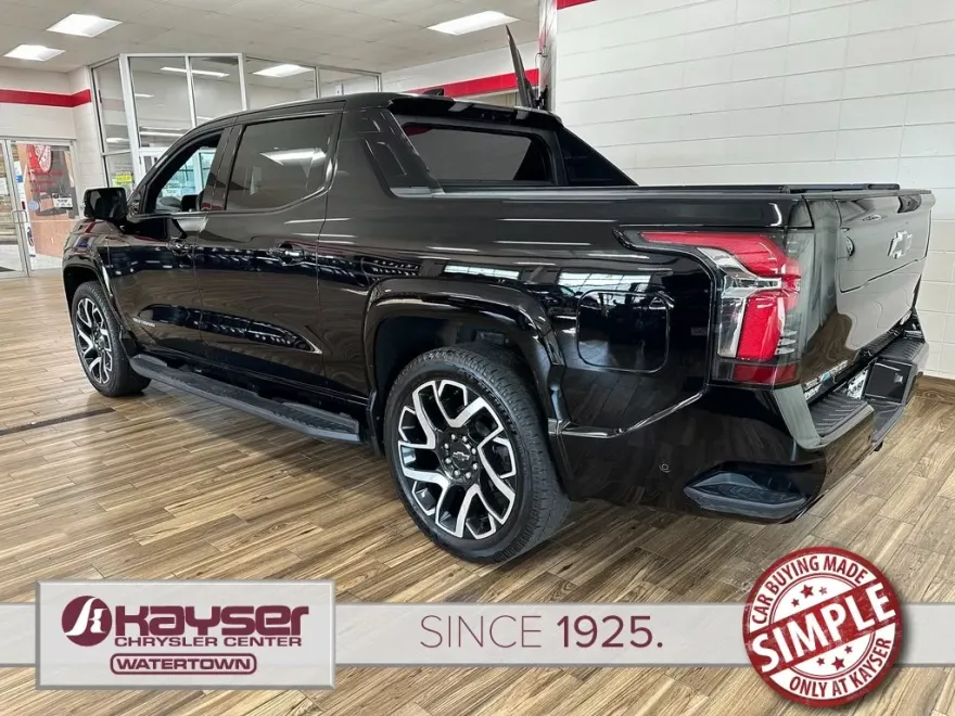 2024 Chevrolet Silverado EV RST photo 1