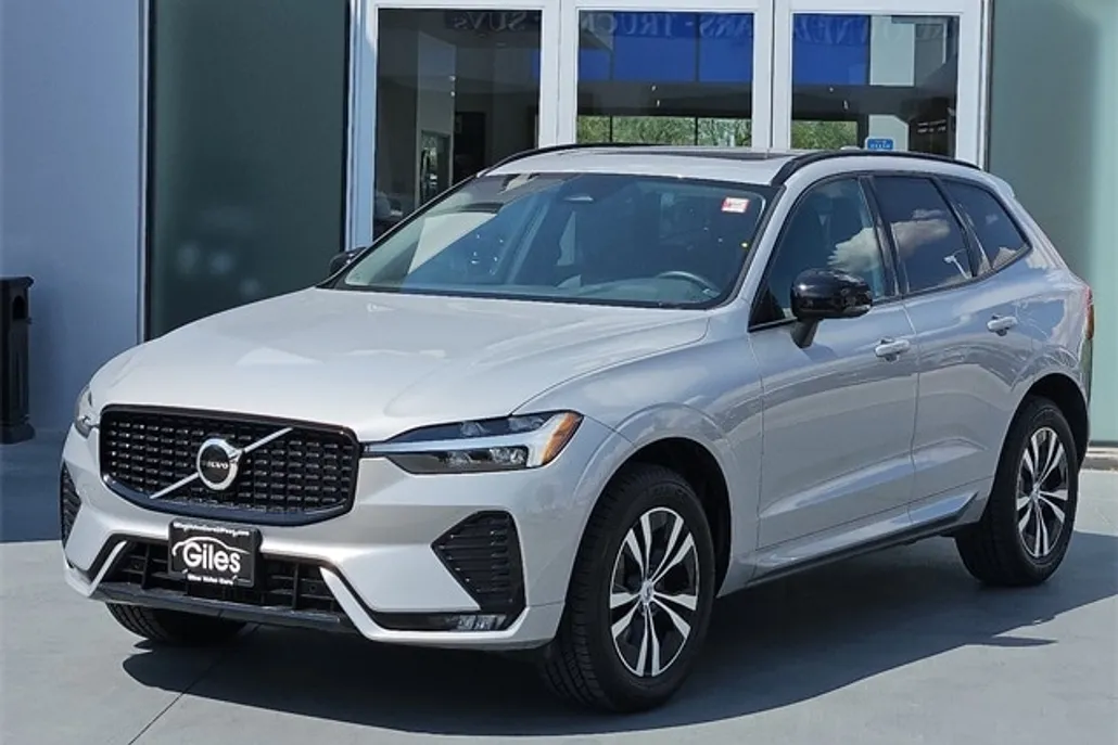 2024 Volvo XC60 B5 Core photo 1