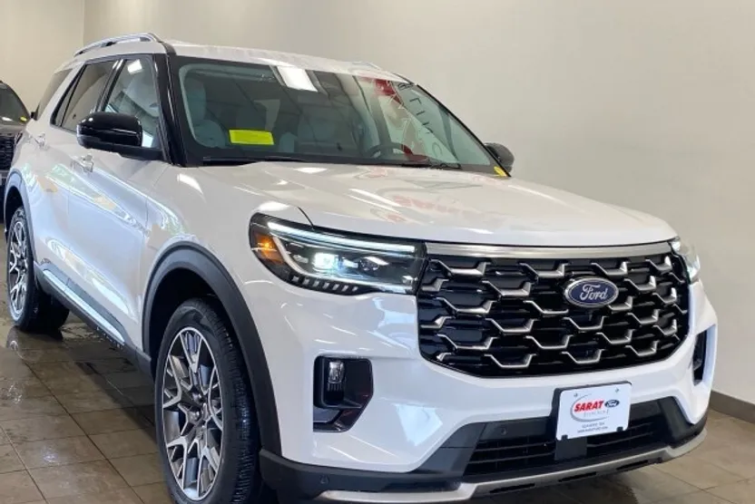 2025 Ford Explorer Platinum photo 1