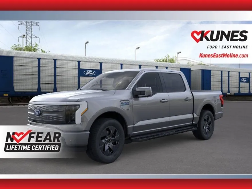 2025 Ford F-150 Lightning Lariat photo 1