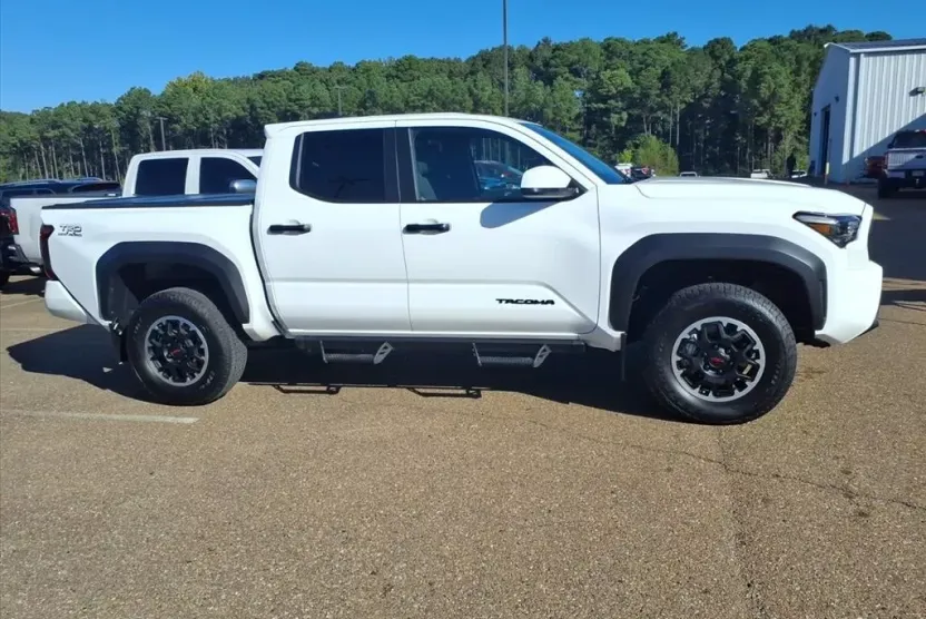 2024 Toyota Tacoma TRD Off-Road photo 1