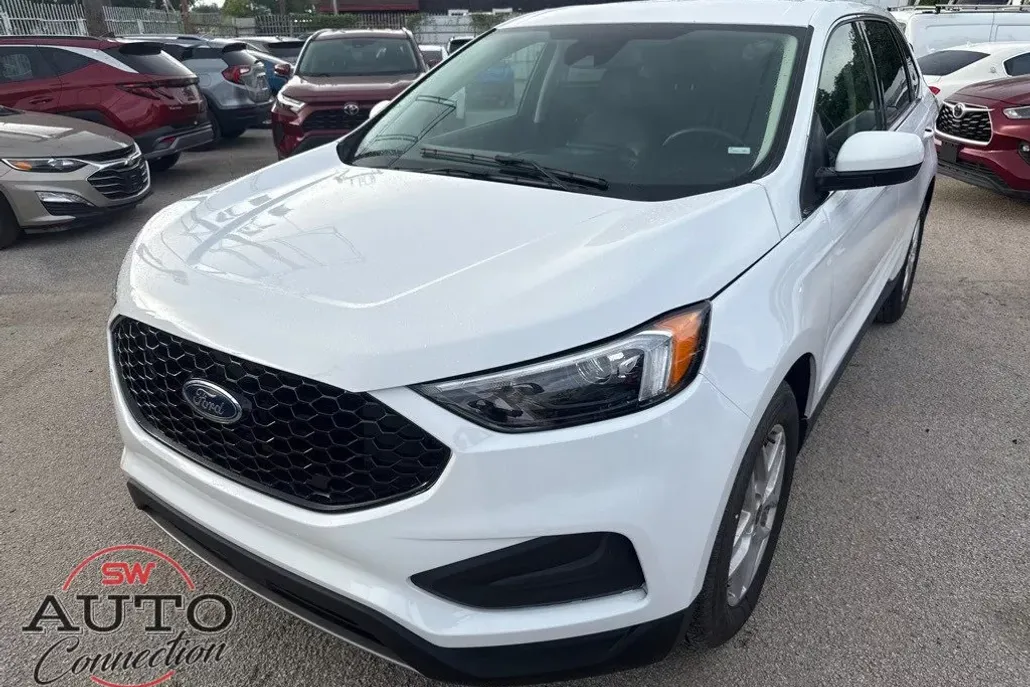 2024 Ford Edge SEL photo 1