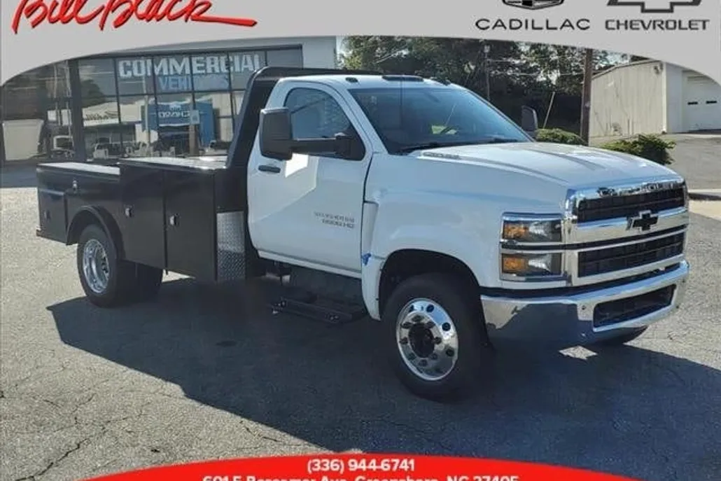 2023 Chevrolet Silverado 5500HD Work Truck photo 1