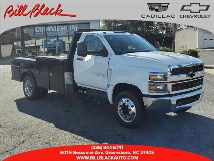 2023 Chevrolet Silverado 5500HD Work Truck photo 1