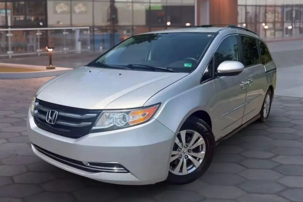 2014 Honda Odyssey EX photo 1