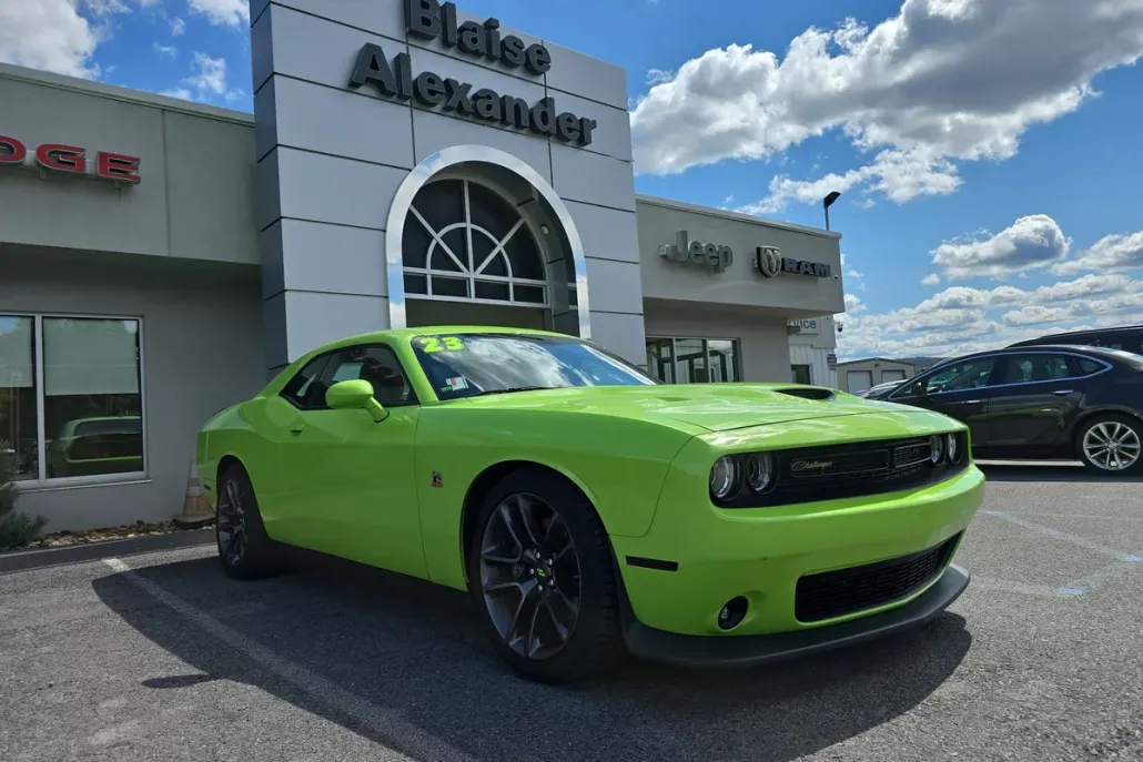 2023 Dodge Challenger R/T Scat Pack photo 1