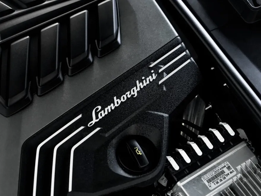 2022 Lamborghini Urus photo 36
