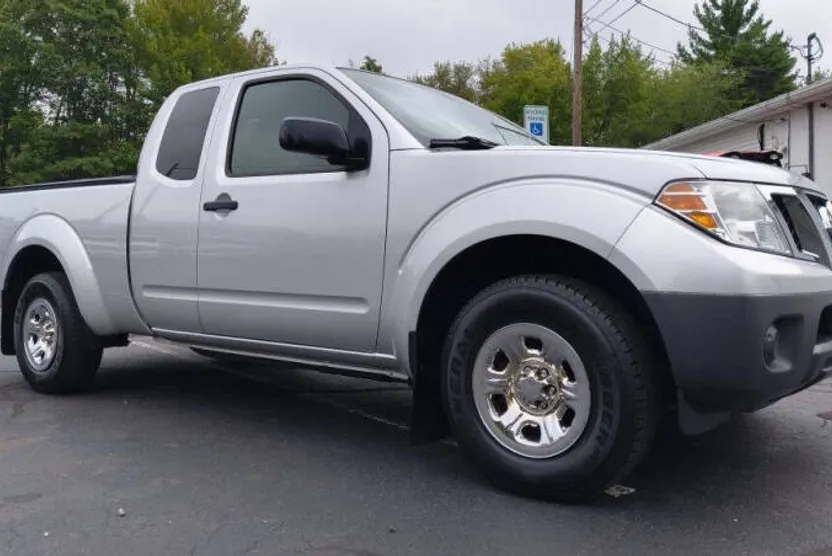 2014 Nissan Frontier S photo 1