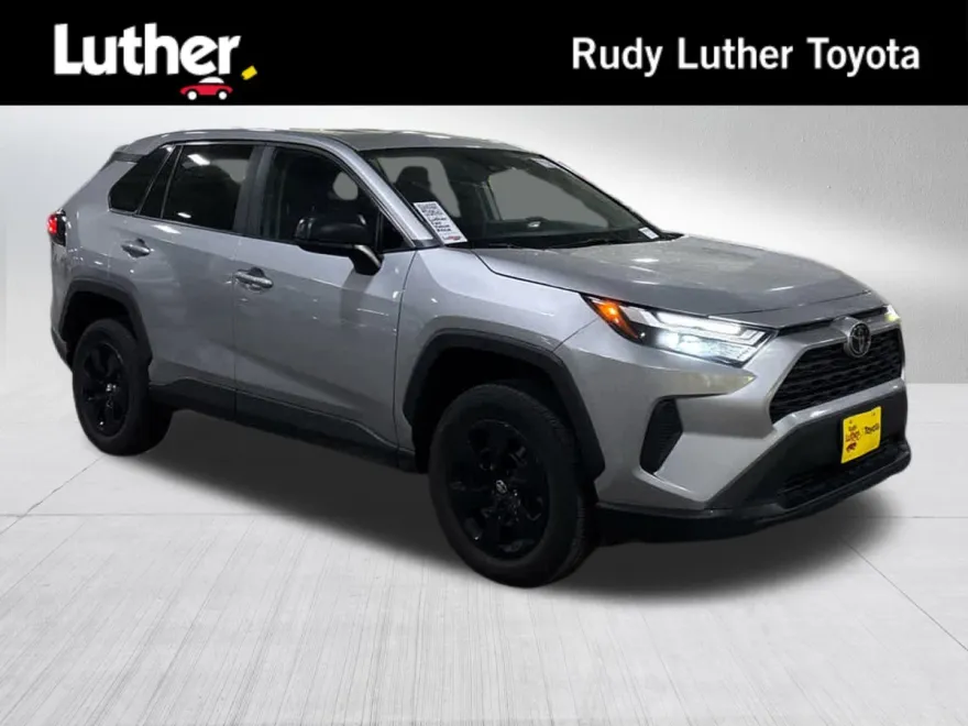 2023 Toyota RAV4 LE photo 1
