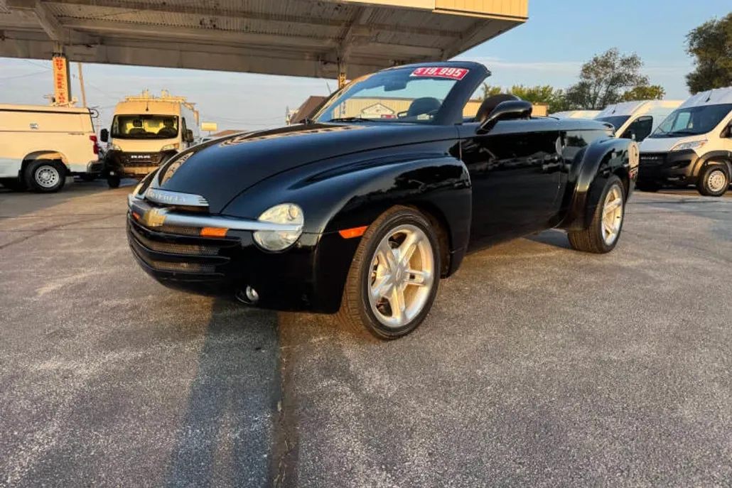 2004 Chevrolet SSR photo 1
