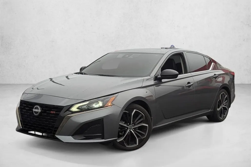2024 Nissan Altima 2.5 SR photo 1