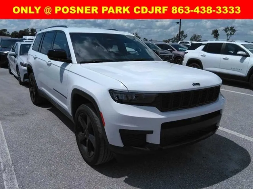 2023 Jeep Grand Cherokee Altitude photo 1